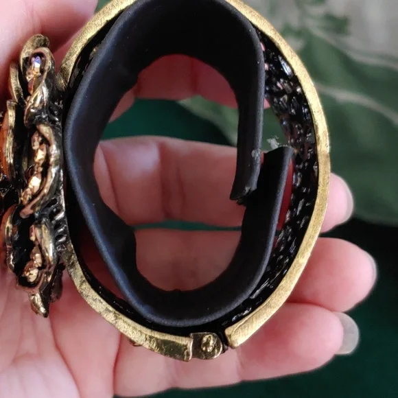 Watch - Picture 2 of 4